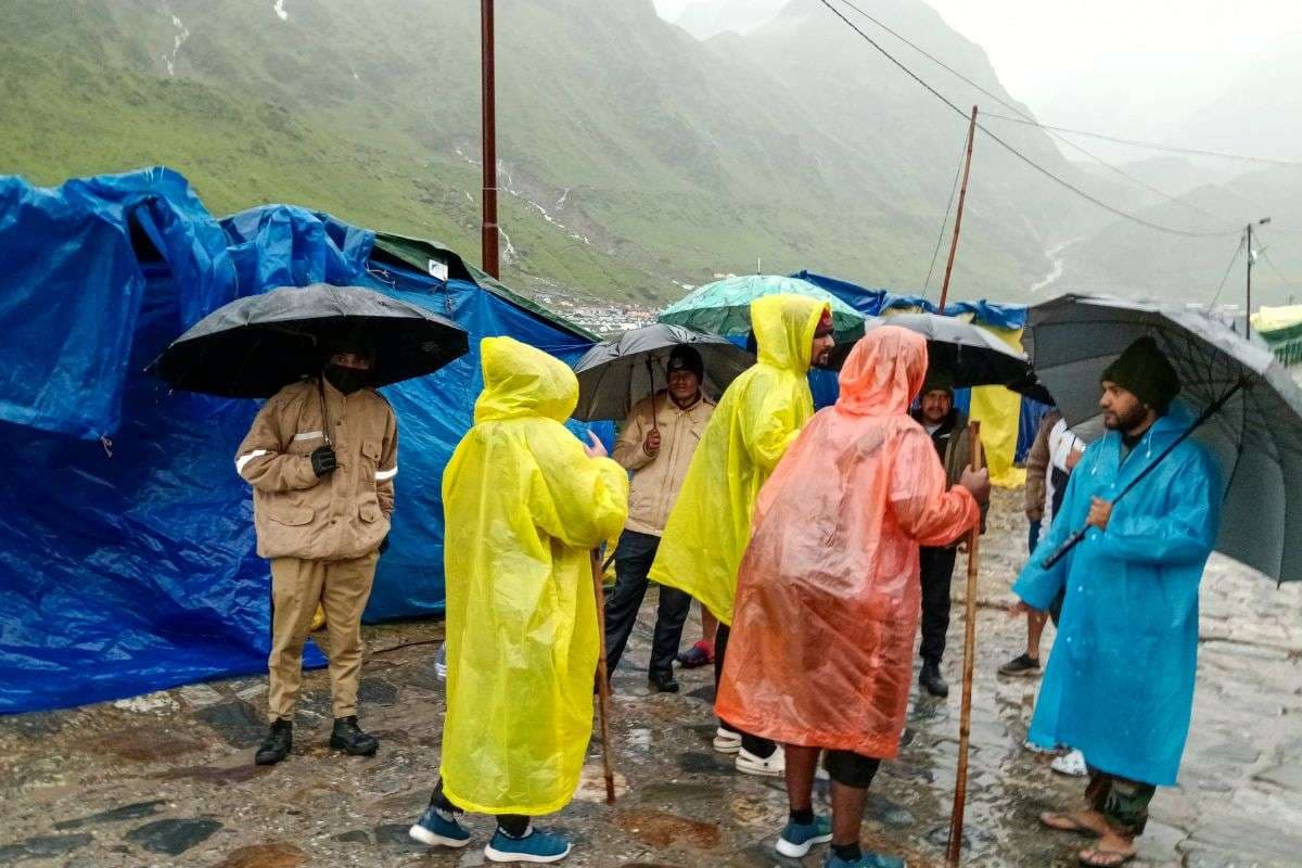Cyclone Alert: उत्तर-पूर्वी मानसून का कहर, तमिलनाडु के कई हिस्सों में भारी बारिश