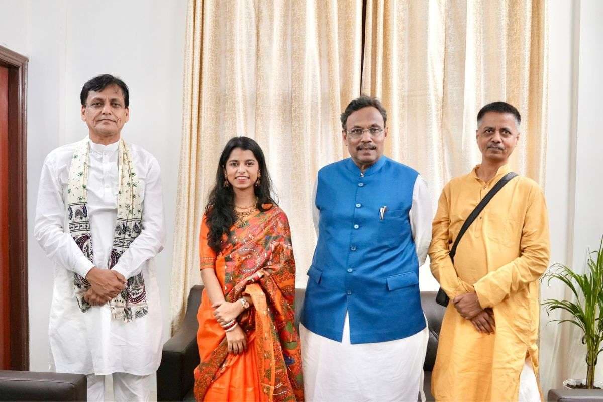 maithili thakur news| Maithili Thakur will meet senior BJP leaders in Delhi and will contest from Benipatti maithili thakur news| Maithili Thakur will meet senior BJP leaders in Delhi and will contest from Benipatti