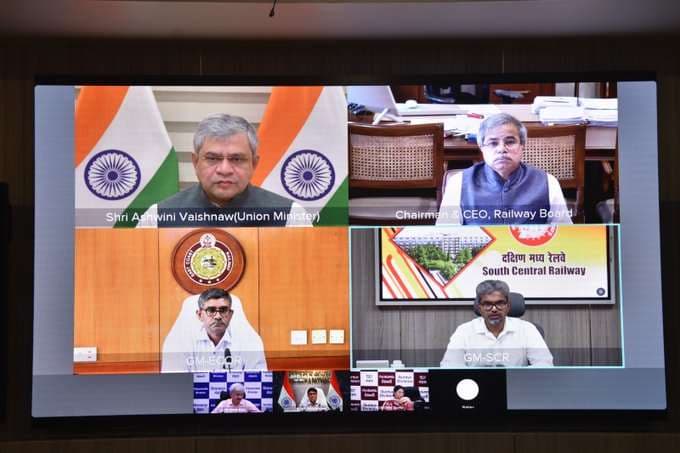 Railway: चक्रवात मोंथा से निपटने के लिए रेलवे की ओर से की गयी है पुख्ता तैयारी