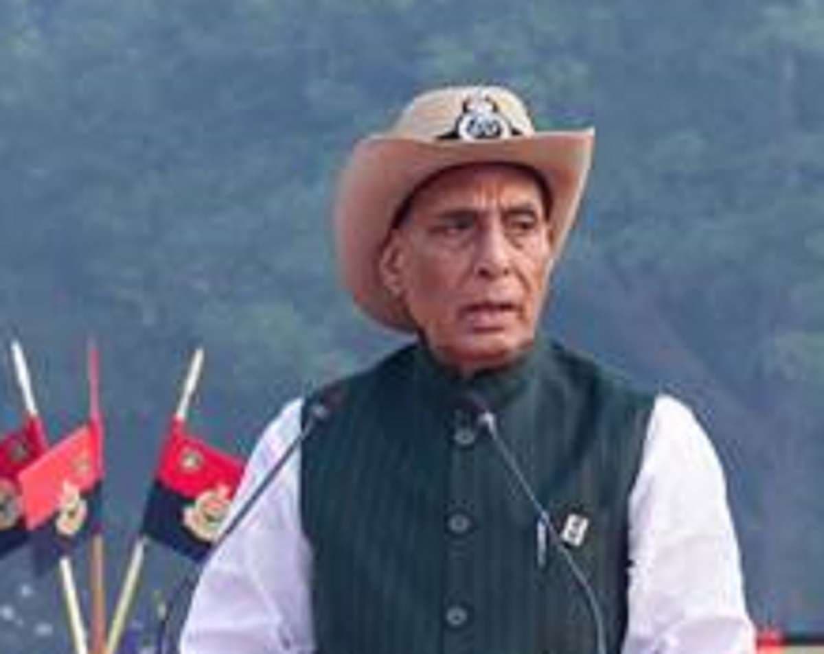 Defense: देश की सुरक्षा में पुलिस और अर्धसैनिक बलों का रहा है अहम योगदान