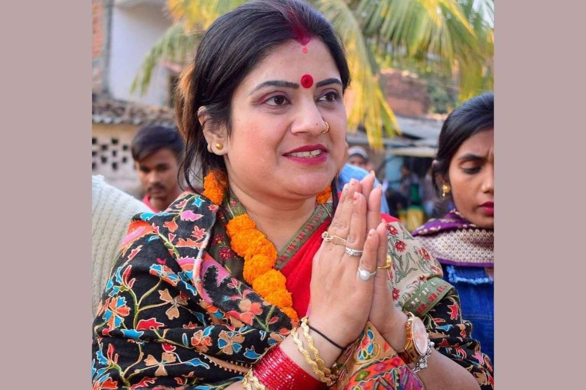 Bihar Election 2025: छपरा की पूर्व मेयर राखी गुप्ता ने की भाजपा से बगावत! निर्दलीय ठोकी ताल, कहा- मुझे चुनाव लड़ना है तो लड़ना है…
