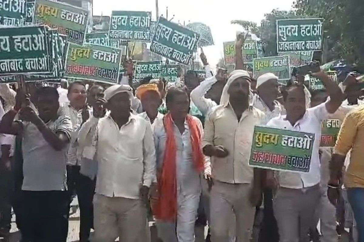 Bihar Elections 2025: मसौढ़ी के विधायक रेखा यादव के बाद, RJD के एक और विधायक का विरोध, सड़क पर जमकर मचा बवाल