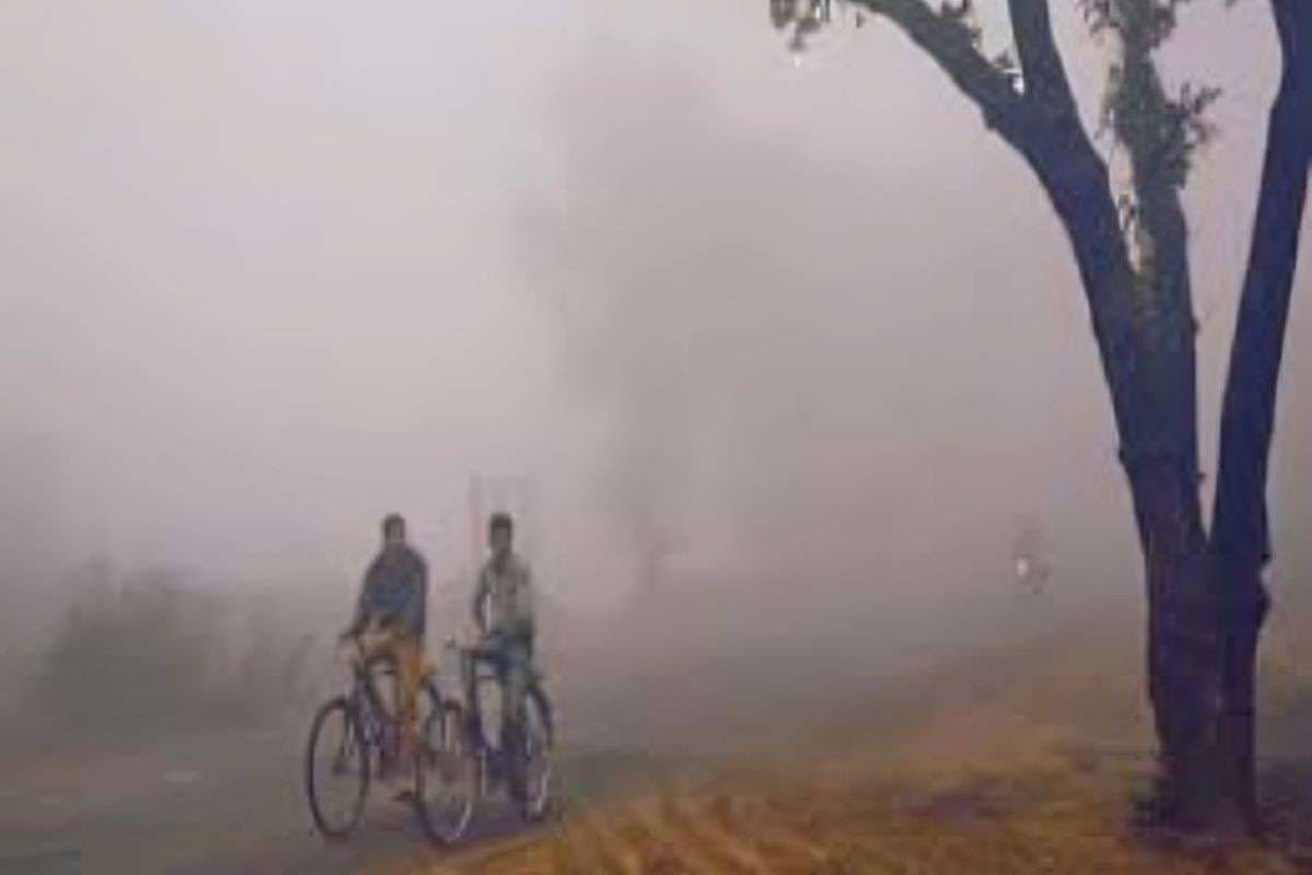 Aaj Bihar Ka Mausam: पहाड़ों की बर्फबारी से कांपा बिहार, सर्द हवाओं ने बढ़ाई ठिठुरन, अगले 3 दिन में और गिरेगा तापमान
