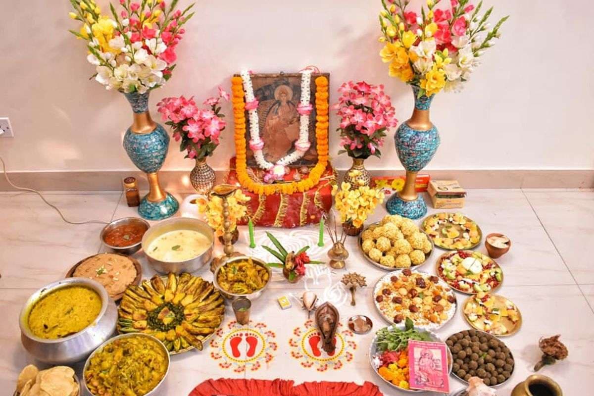 Bhog Rules: कितनी देर भगवान के सामने रखना चाहिए भोग?