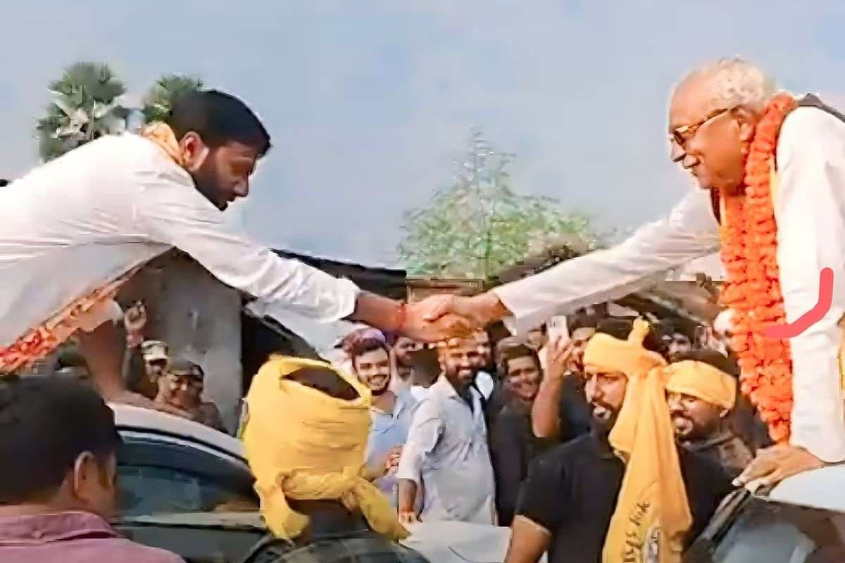 Bihar Chunav 2025: कुचायकोट में राजनीति से ऊपर उठा सम्मान, जब JDU और जन सुराज उम्मीदवारों ने एक दूसरे से मिलाया हाथ