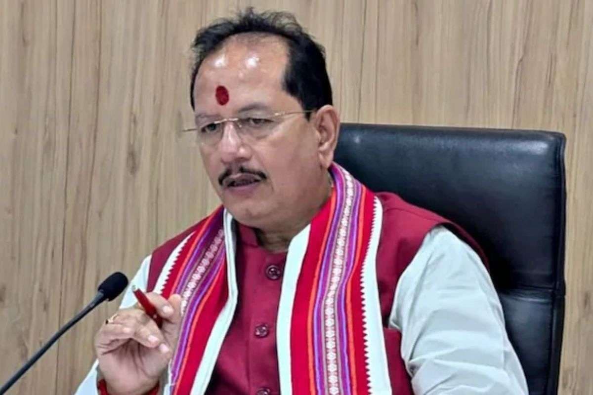 ‘तेजस्वी यादव हार के बहाने ढूंढ़ रहे हैं’, RJD नेता के प्रेस कॉन्फ्रेंस के बाद बिहार के डिप्टी CM का पलटवार
