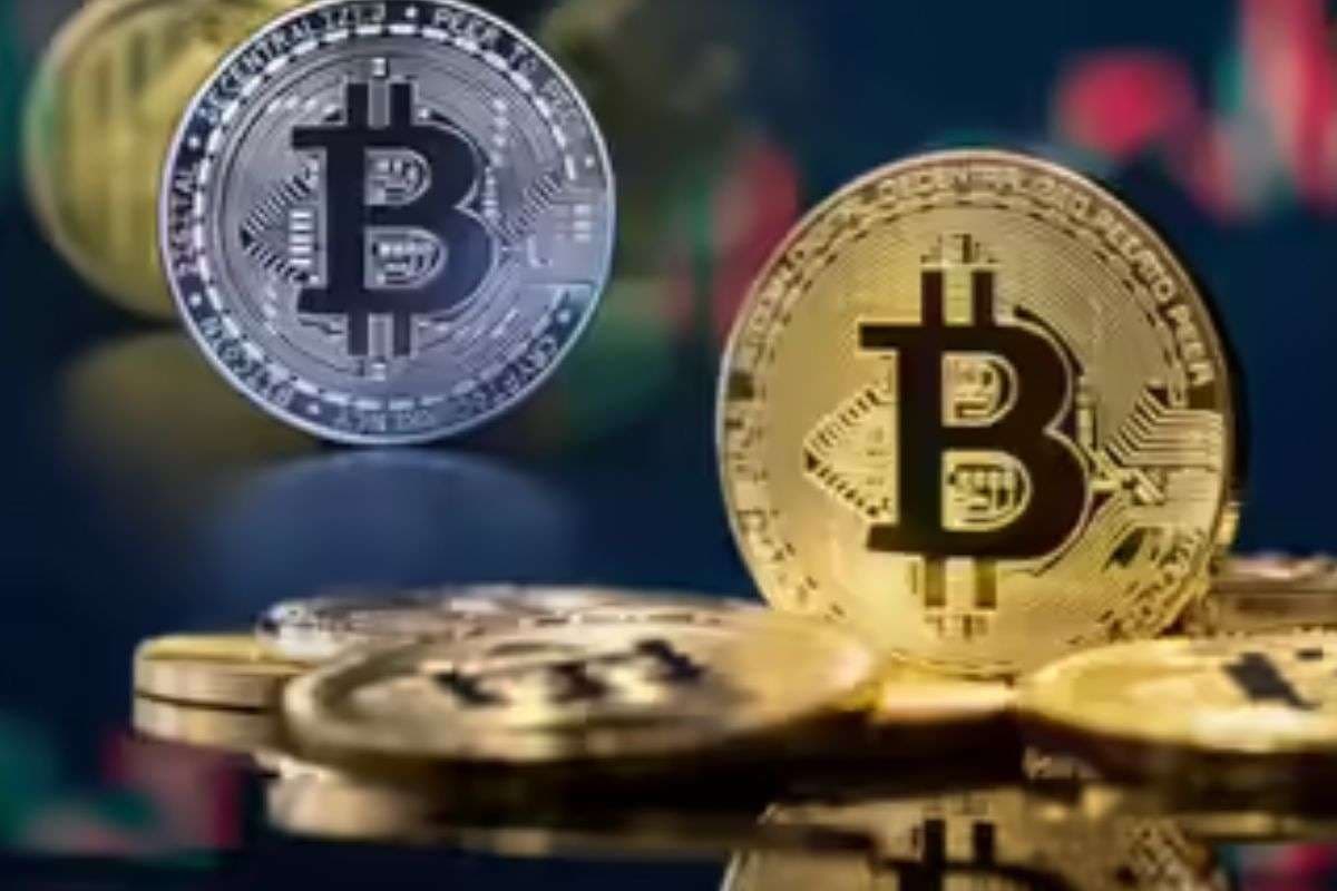 Bitcoin Price Today: बिटकॉइन ने गंवाई साल 2025 की सारी कमाई, जानें आज कितना  गिरा इसका भाव