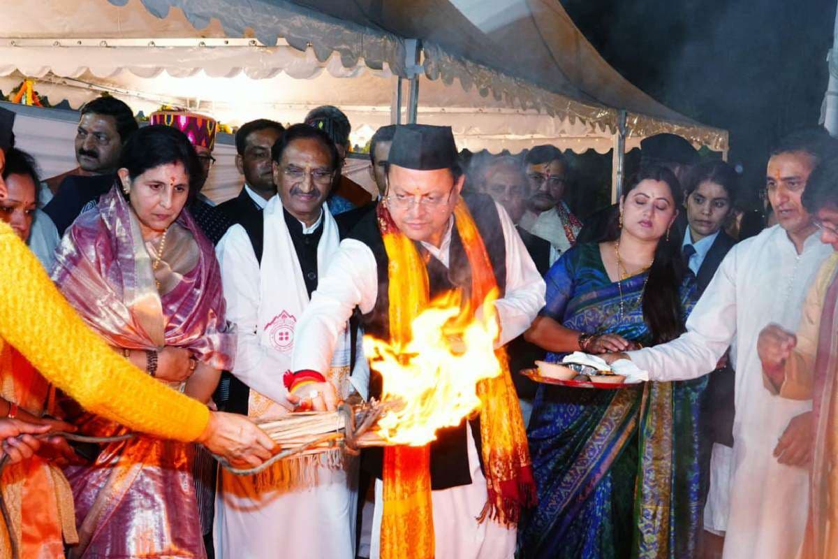 Uttarakhand News : मुख्यमंत्री आवास में इगास पर्व  मनाया गया हर्ष–उल्लास के साथ