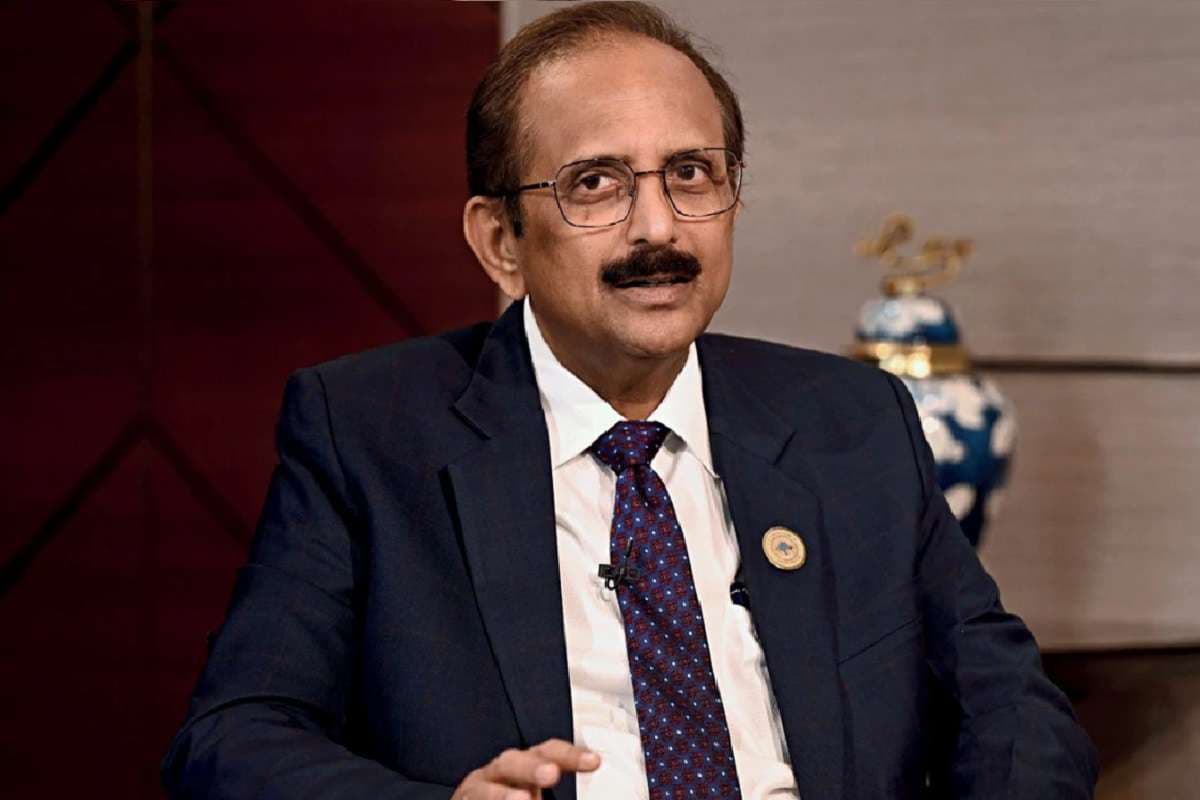 SBI Chairman Statement: एसबीआई ने क्यूआईपी से जुटाई 25,000 करोड़, 5-6 सालों तक इक्विटी कैपिटल की जरूरत नहीं