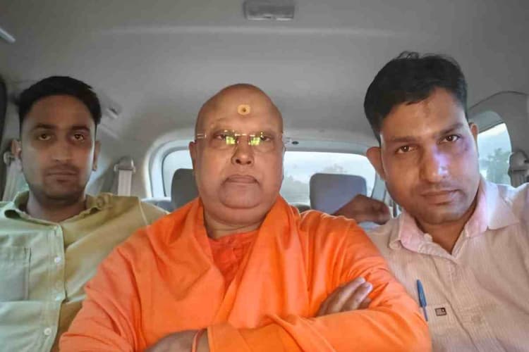 तिहाड़ जेल में स्वामी चैतन्यानंद की जान को खतरा, केसरिया वस्त्र नहीं पहनने दिया जा रहा