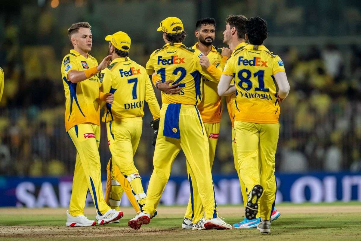 CSK IPL 2026 Retentions: एमएस धोनी समेत इन खिलाड़ियों को CSK ने किया रिटेन, देखें पूरी लिस्ट