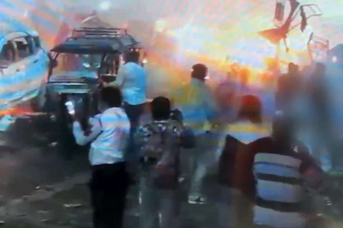 Delhi Terror Blast CCTV Video: दिल्ली ब्लास्ट का लेटेस्ट VIDEO आया सामने, दौड़ते-भागते दिख रहे लोग