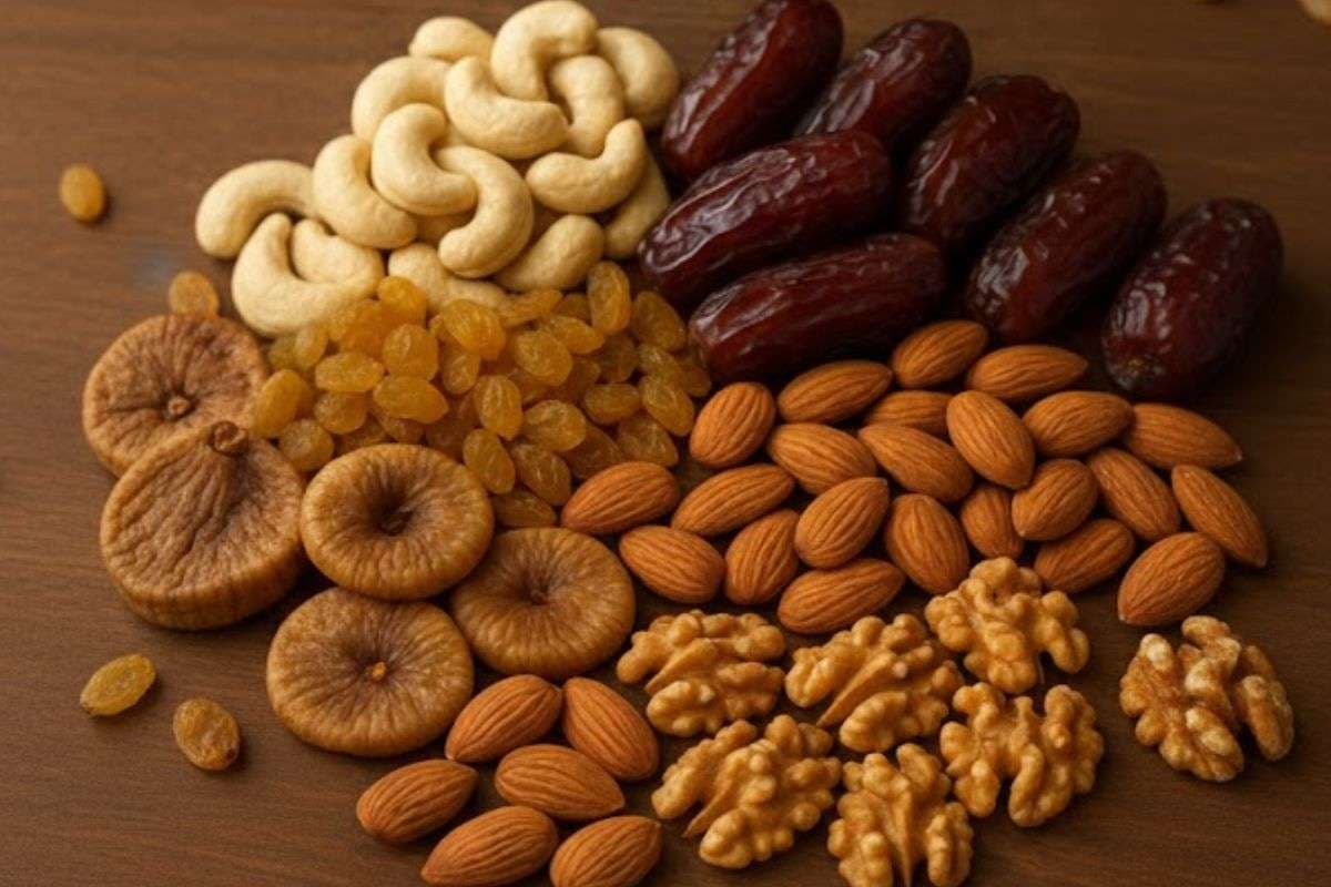 Dry Fruits For Winter Season: सर्दियों में रोजाना करें इन ड्राई फ्रूट्स का सेवन, शरीर को अंदर से रखेगा गर्म  