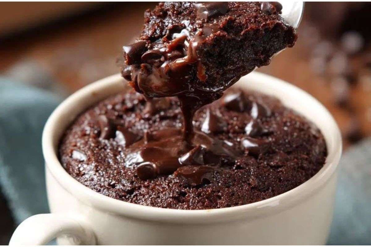 Eggless Chocolate Mug Cake Recipe: बिना ओवन के, सिर्फ 5 मिनट में बनाएं एगलेस चॉकलेट मग केक