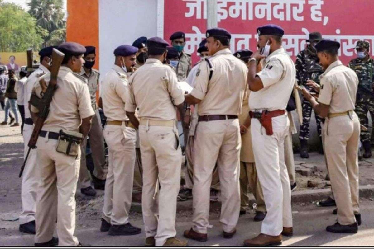 Bihar Election 2025 : विधानसभा चुनाव में 10 पुलिसकर्मी ड्यूटी से गायब, पुलिस मुख्यालय से निलंबन का आदेश जारी