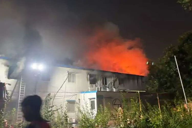 Patna Metro: पटना मेट्रो प्रोजेक्ट ऑफिस में लगी आग, कई अहम दस्तावेज जलकर राख