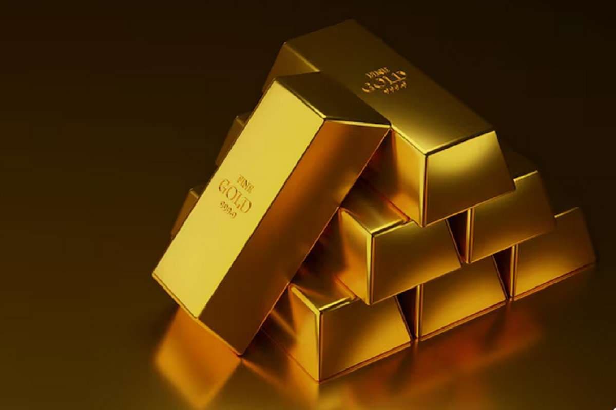 Gold Rate Today: सर्राफा बाजार में सस्ता हो गया सोना, चांदी हो गई मजबूत