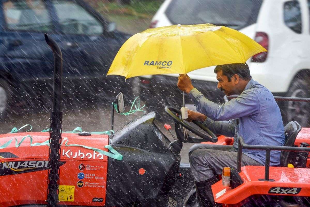 Aaj ka Mausam : यूपी–दिल्ली में शीतलहर, इन राज्यों में भारी बारिश का अलर्ट, जानें मौसम का हाल