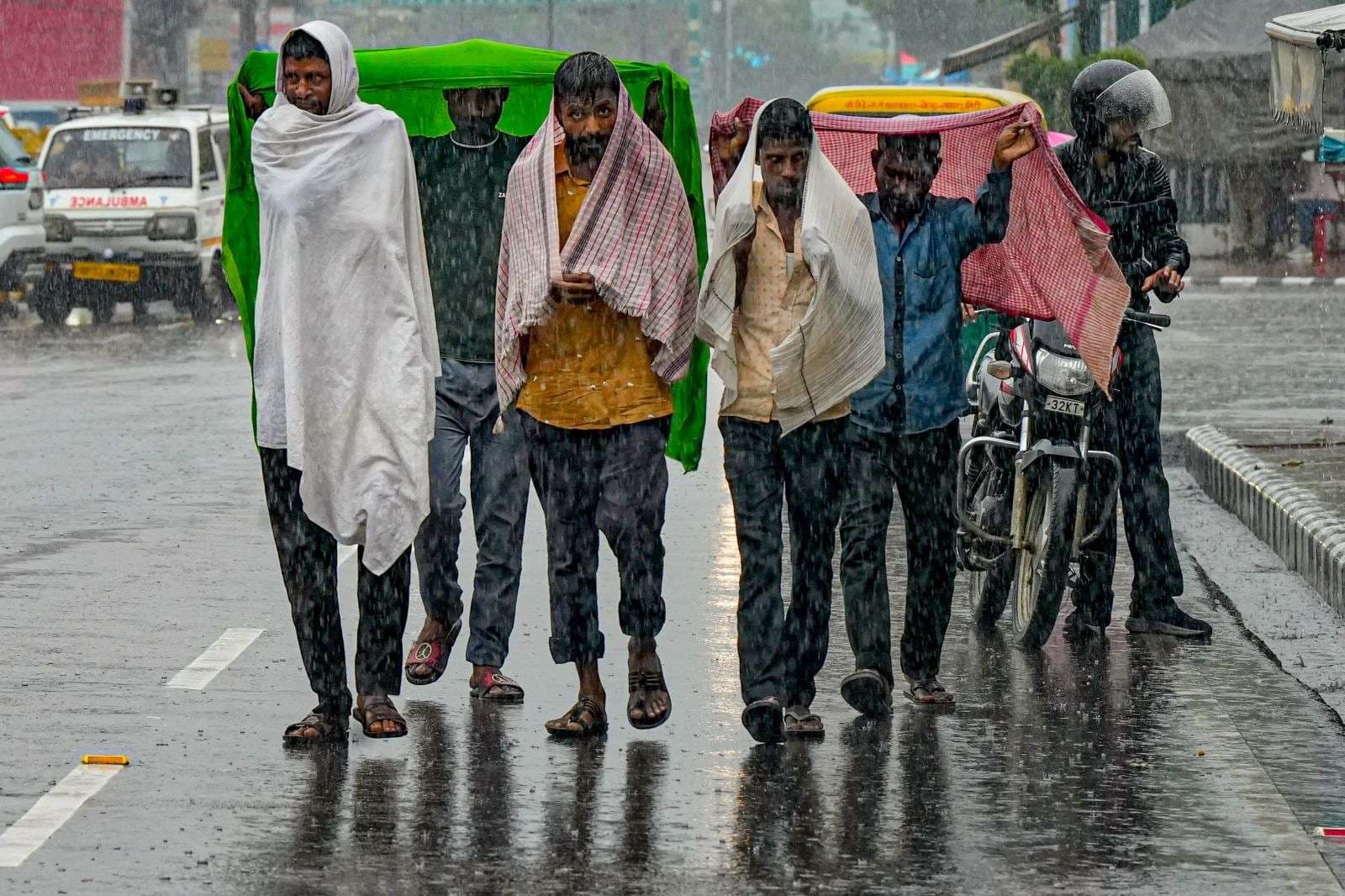 Rain Warning: 6,7,8 और 9 नवंबर तक भारी बारिश की चेतावनी, इन राज्यों में तूफानी हवा, अलर्ट जारी