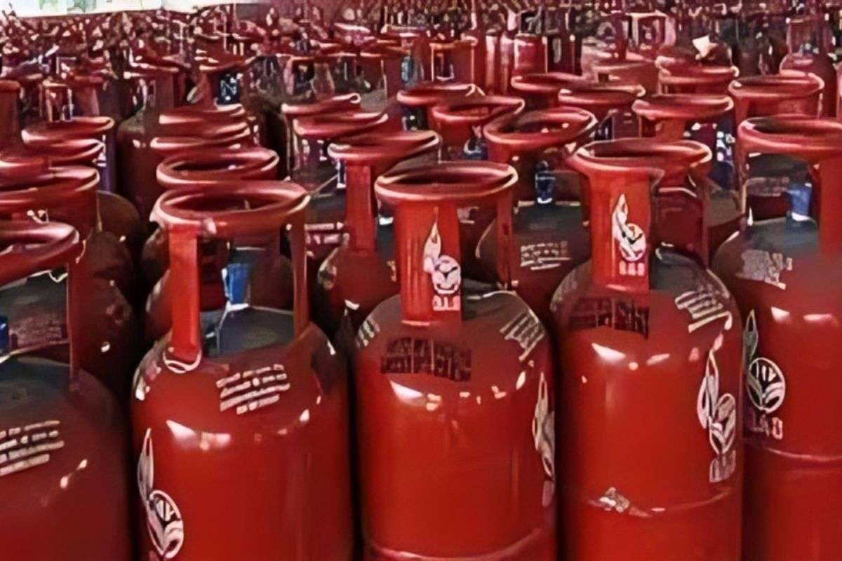 Bihar Election 2025: चुनावी सरगर्मी के बीच सस्ता हुआ एलपीजी सिलेंडर, कॉमर्शियल LPG के दाम में कमी, घरेलू रसोई गैस स्थिर