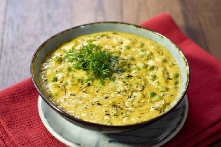 Methi Matar Malai Recipe: बनाएं ढाबा स्टाइल मेथी मटर मलाई, मेहमानों को दें शाही दावत का स्वाद