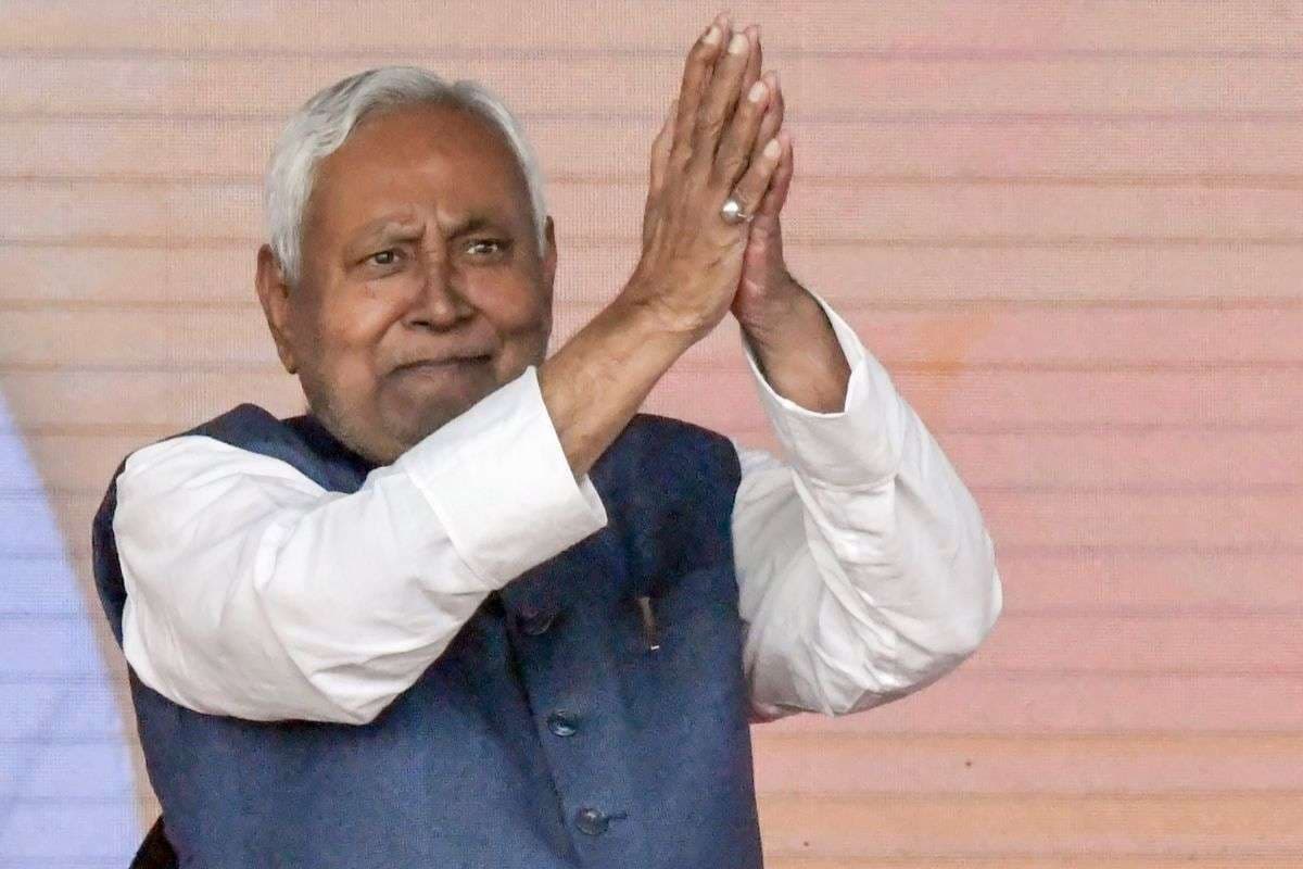 Bihar Politics: नीतीश कुमार को BJP ने मजबूरी में मुख्यमंत्री बनाया, बिहार में NDA सरकार बनते ही विपक्ष का हमला