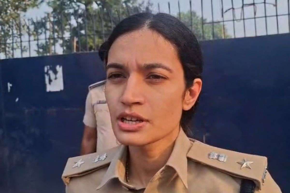 Bihar Chunav Parinaam Live: सोशल मीडिया पर गड़बड़ी फैलाने वालों की खैर नहीं, पुलिस ऐसे रख रही नजर, पूर्णिया की एसपी ने लिया सुरक्षा का जायजा