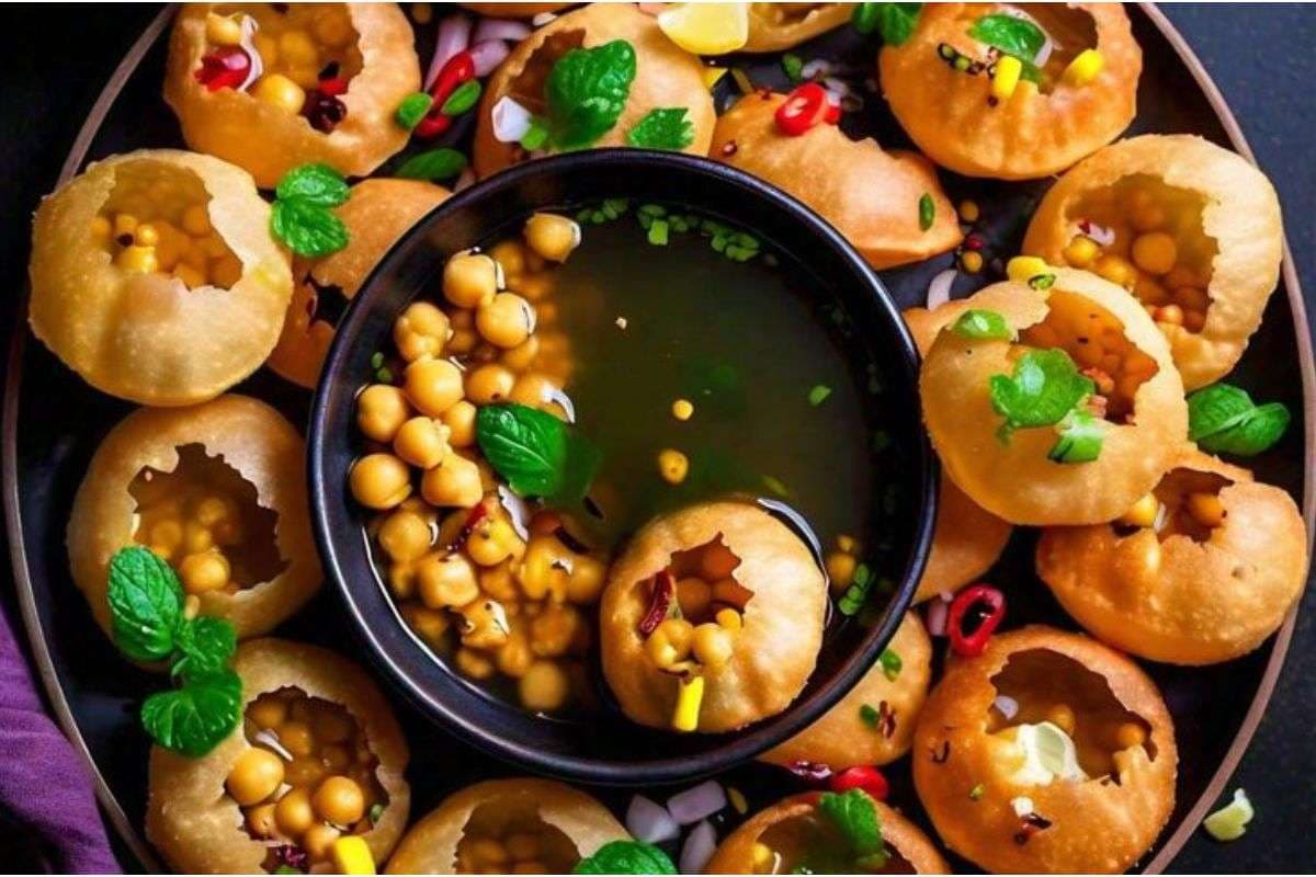 Pudina Wali Pani Puri: घर पर बनाएं बाजार जैसी तीखी और चटपटी पुदीना वाली पानी पूरी