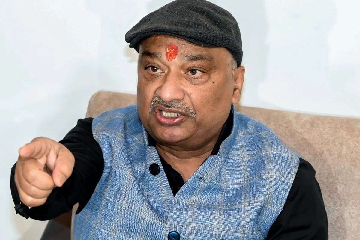 Bihar Election Result 2025: बिहार को नेपाल बनाने की धमकी देकर बुरे फंसे RJD एमएलसी सुनील सिंह, दर्ज हुआ FIR