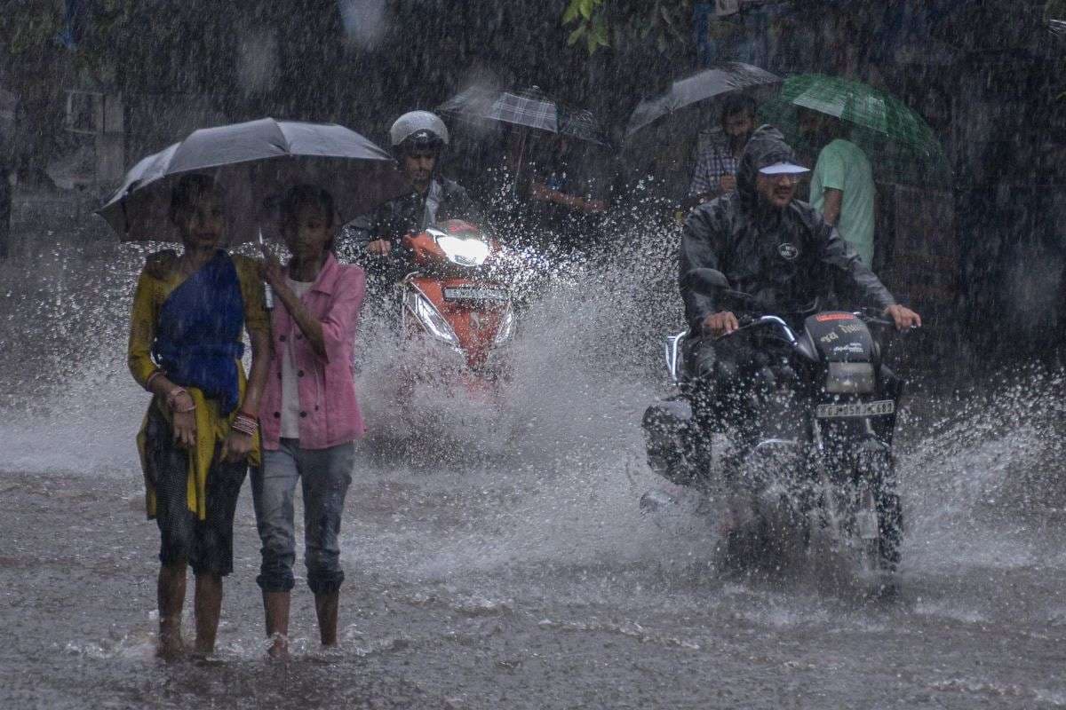 Heavy Rain Alert: 48 घंटे में भयंकर बारिश की चेतावनी, 21 से 26 नवंबर तक इन राज्यों में बरसात, गरज के साथ बौछार की संभावना