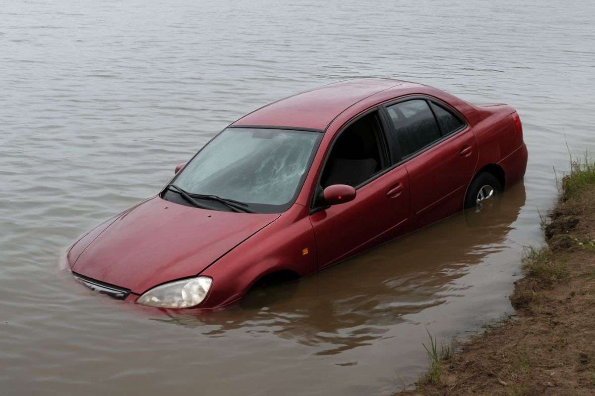 तेज रफ्तार का कहर! हटिया डैम में गिरी कार, तीन लोगों की मौत, 1 की तलाश अब भी जारी