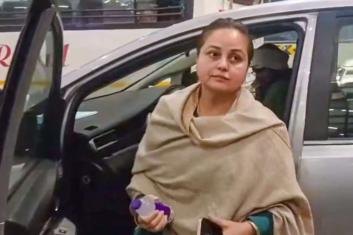 Rohini Acharya: रोहिणी आचार्य के 3 पोस्ट से जानिए लालू परिवार के अंदरूनी तूफान की पूरी कहानी, क्या-क्या हुआ