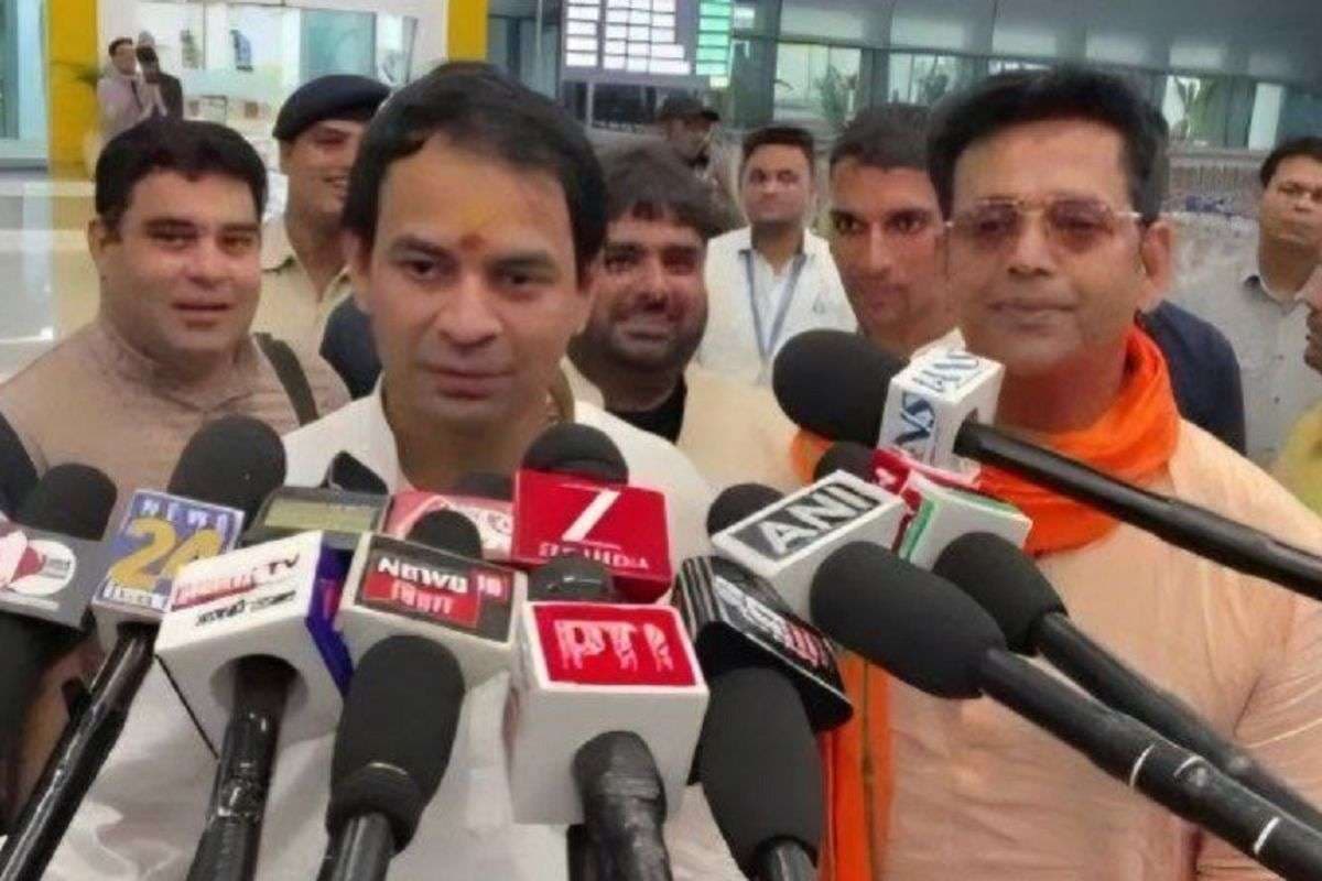 Bihar Politics : एक बार फिर मिले रवि किशन और तेज प्रताप, BJP सांसद बोले- ‘संगे शंखनाद होई’