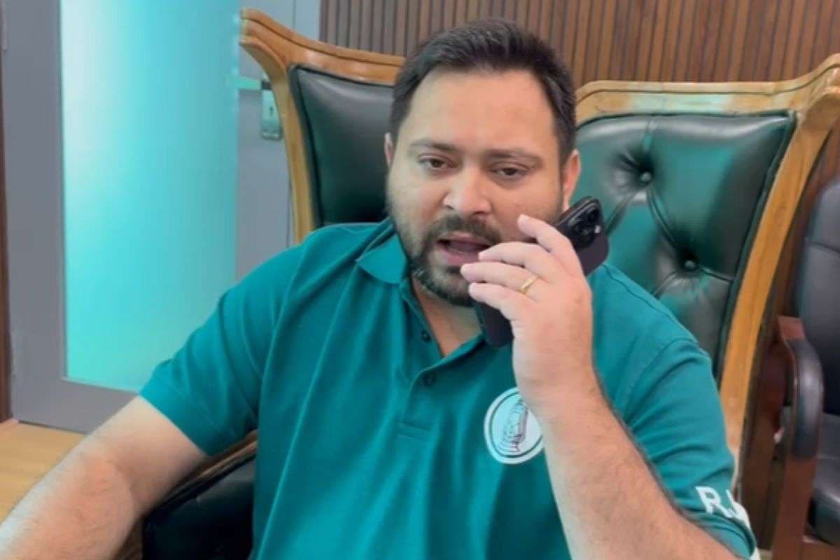 Bihar Chunav 2025: ‘मोंथा’ ने रोका तेजस्वी यादव का हेलिकॉप्टर, घर से ही बैठकर किया चुनाव प्रचार