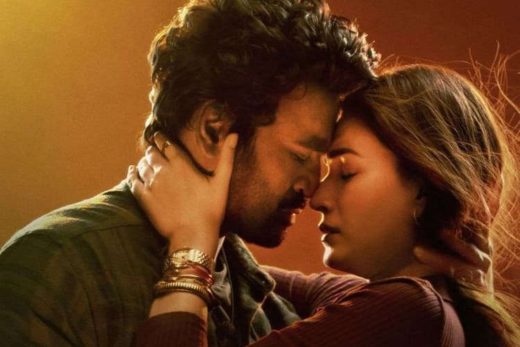 Tere Ishk Mein Box Office Collection Day 1: पहले दिन 'तेरे इश्क में' में होगी हिट या फुस्स? धनुष की फिल्म कितने करोड़ बटोरेगी?