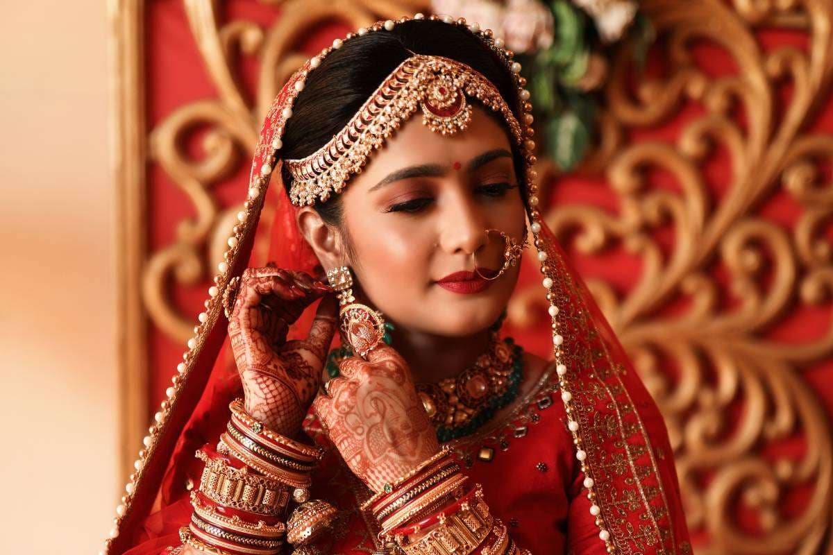 Trending Bridal Jewellery: दुल्हनें सबसे ज्यादा पसंद कर रही हैं ये 5 ज्वेलरी ट्रेंड्स, आपकी लिस्ट में हैं क्या?