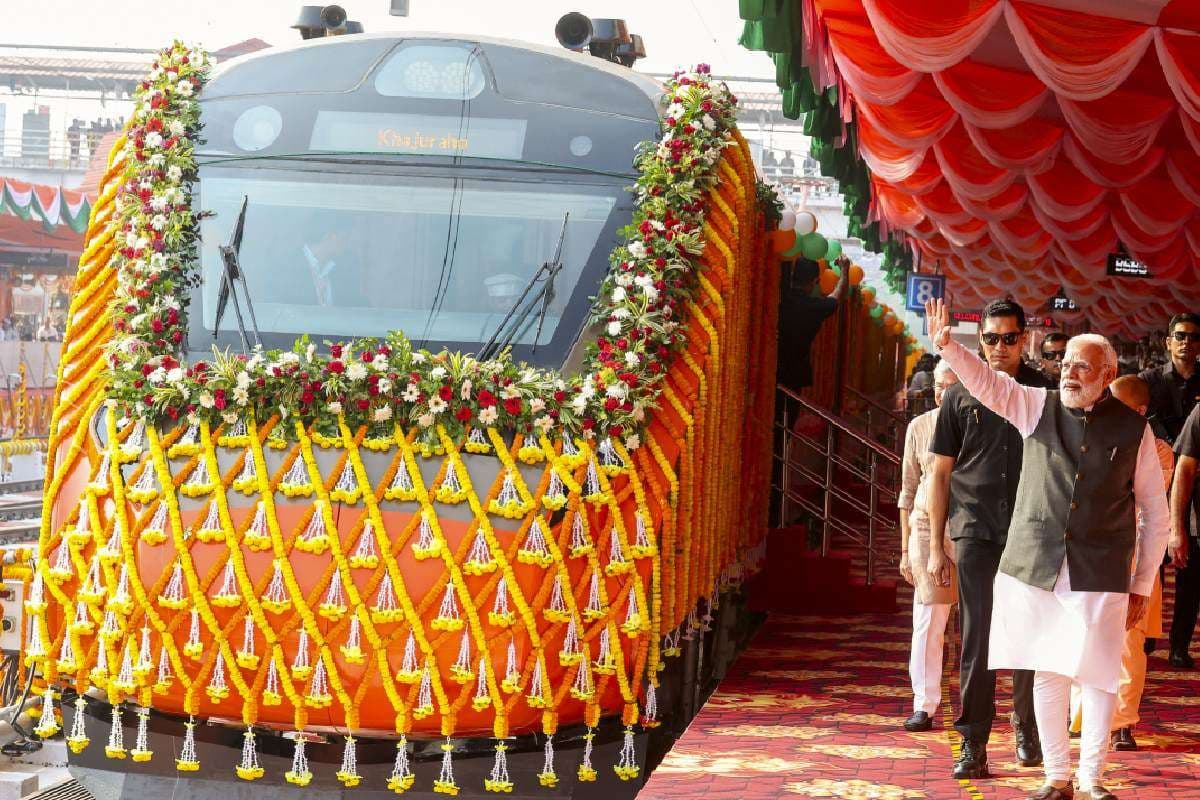 Vande Bharat Express : कितने बजे खुलेगी एर्नाकुलम-बेंगलुरु वंदे भारत एक्सप्रेस, कहां से होकर गुजरेगी ट्रेन, पढ़ें पूरी जानकारी