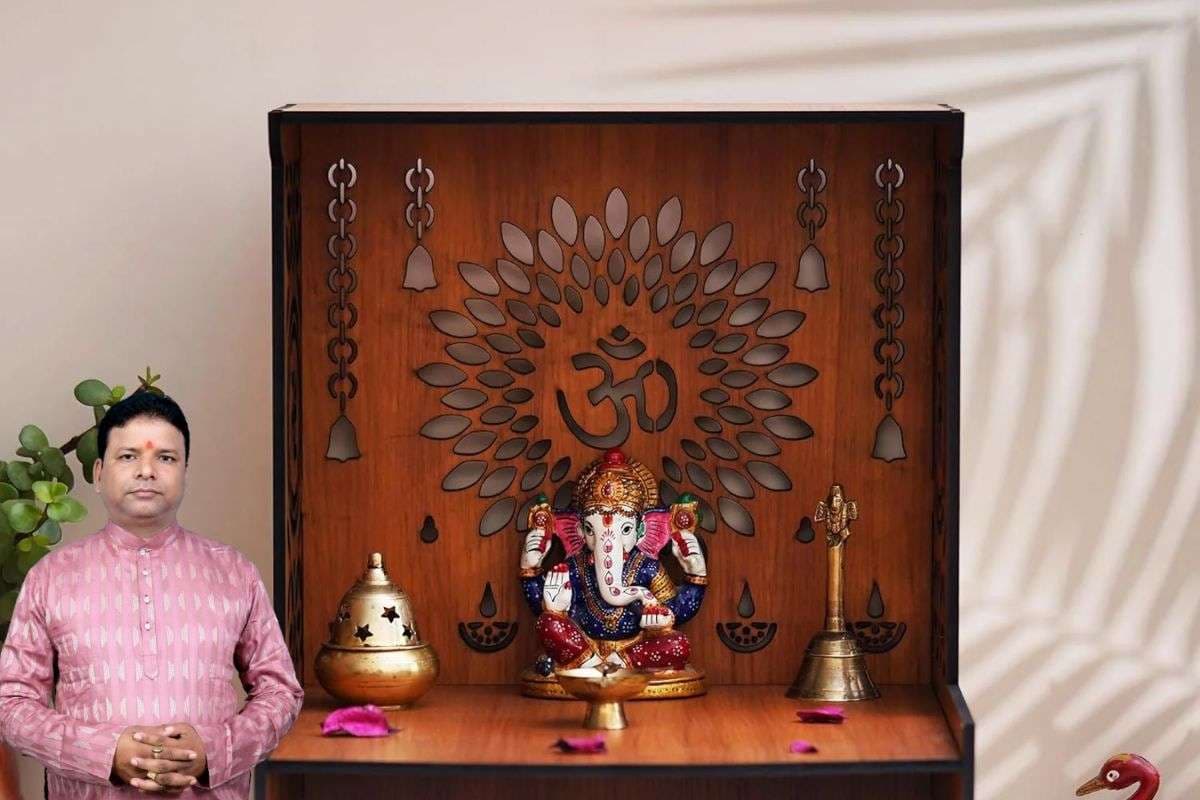 Vastu Tips for Bedroom Mandir: घर में जगह कम है? बेडरूम में मंदिर रखते समय ध्यान रखें ये 5 बातें