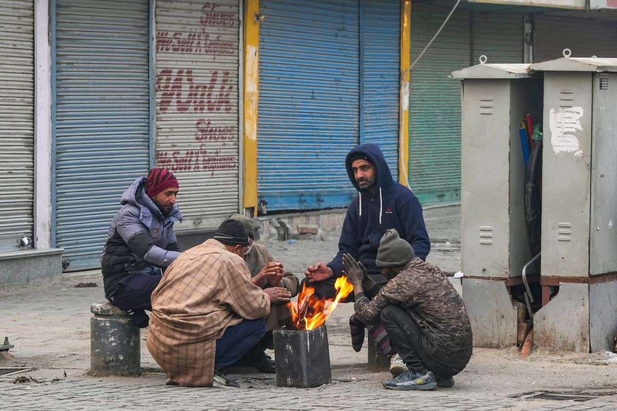 Weather Forecast: ठंड से ठिठुर रहा आधा भारत, मौसम लेगा फिर करवट, इन राज्यों में हाड़ कंपाने वाली बढ़ेगी सर्दी
