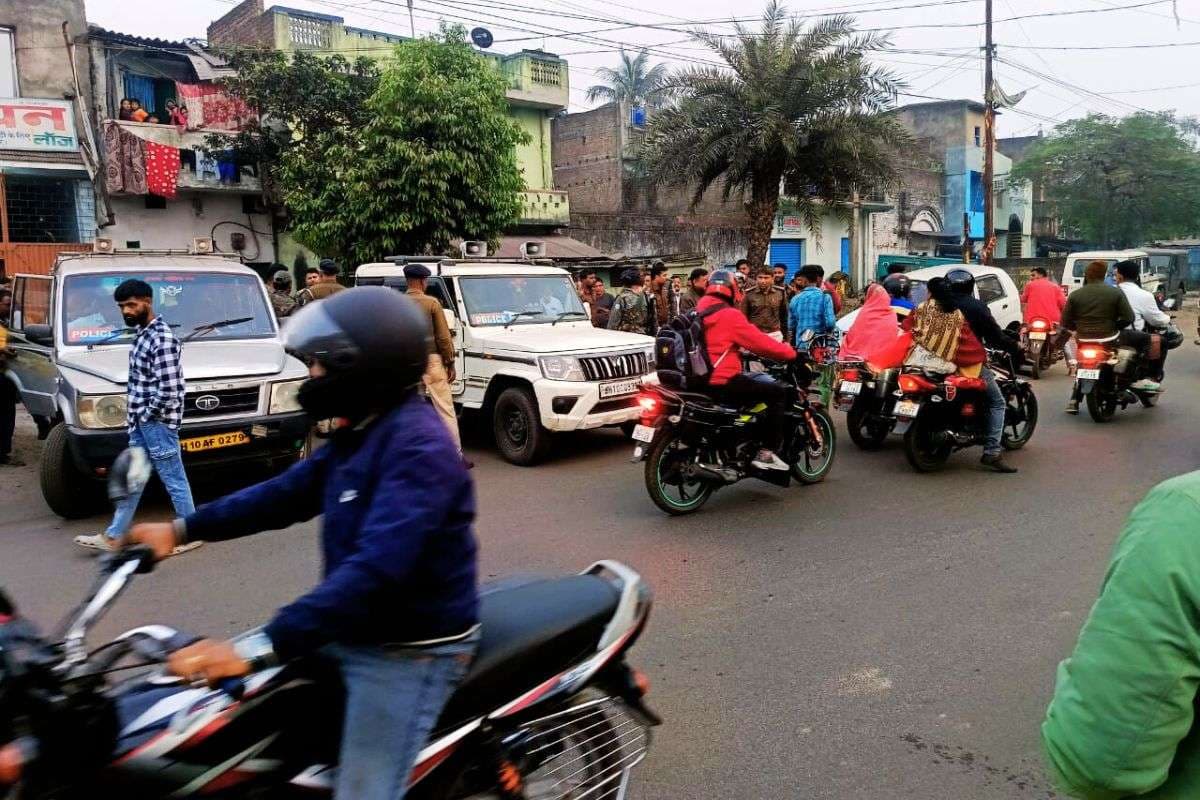 बंगाल कांस्टेबल परीक्षा से एक दिन पहले पेपर लीक! 30 युवक हिरासत में, झारखंड में कई जगह छापे