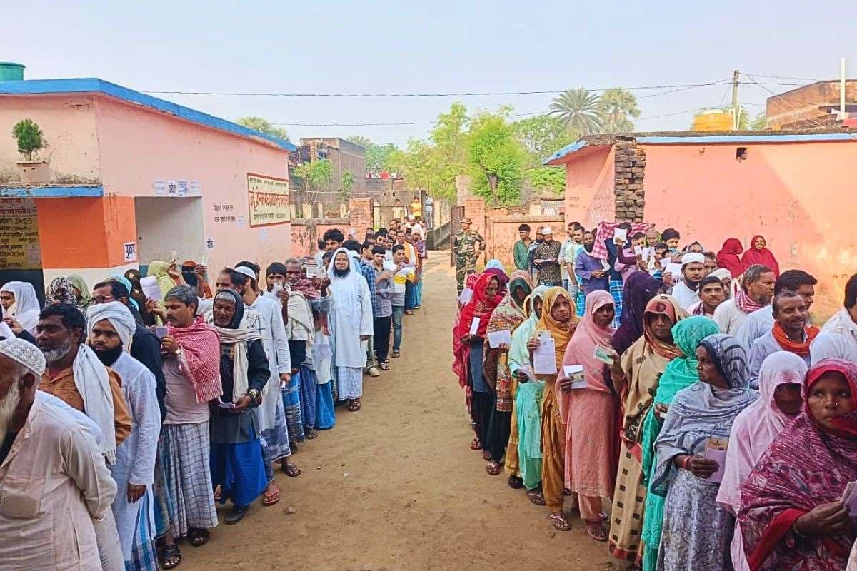 Bihar Election Phase 2 Voting: सुबह 9 बजे तक 14.55% मतदान, रामनगर में लोगों ने किया वोट का बहिष्कार