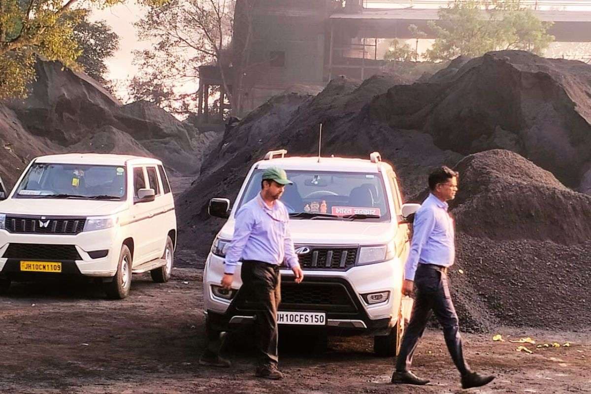 ED Raid: अनिल गोयल के तेतुलिया कोक प्लांट पहुंची इडी की टीम, कोयला कारोबारियों में दहशत