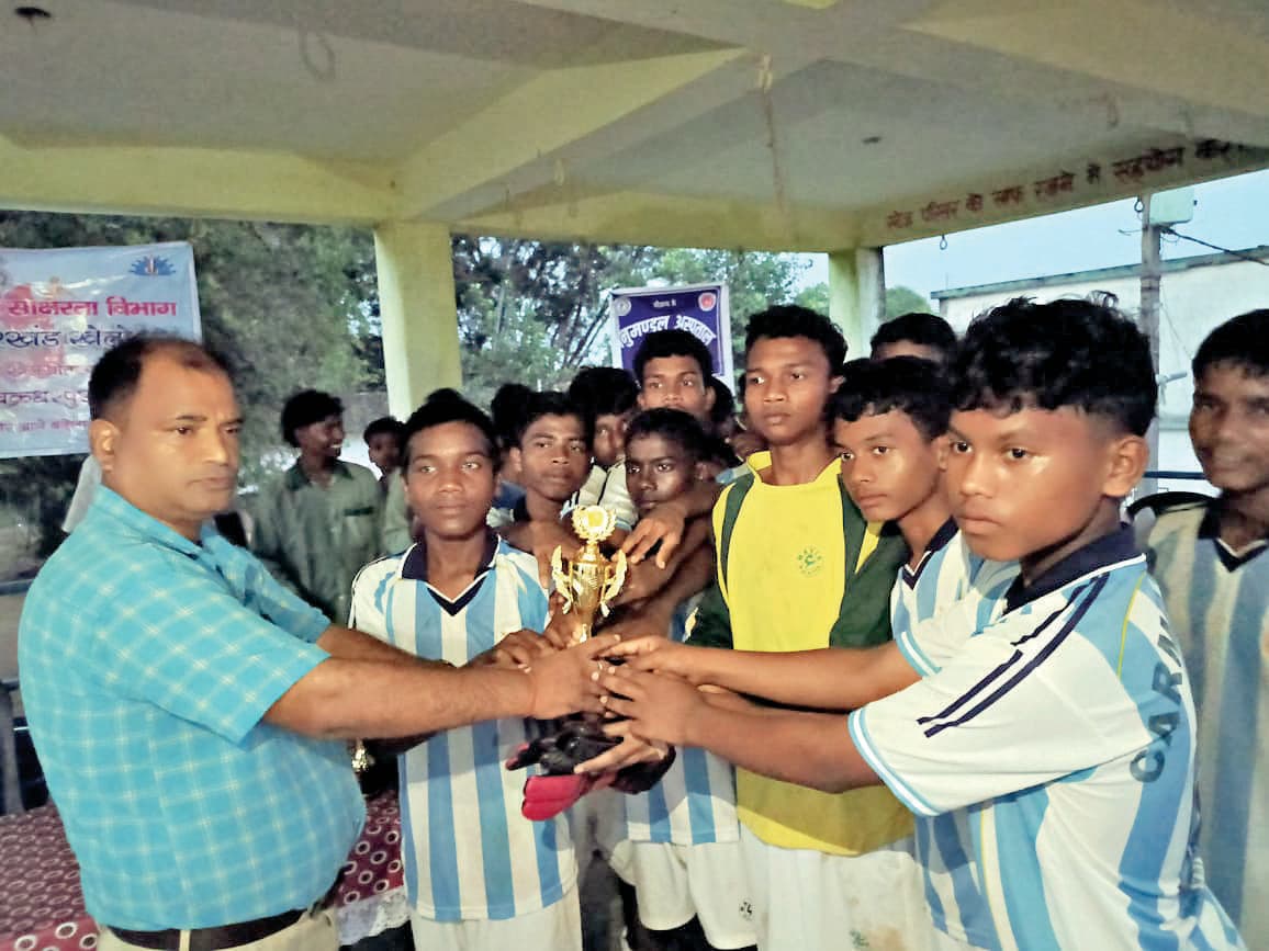 Chaibasa News : बूढ़ीगोड़ा ने कारमेल को हराया