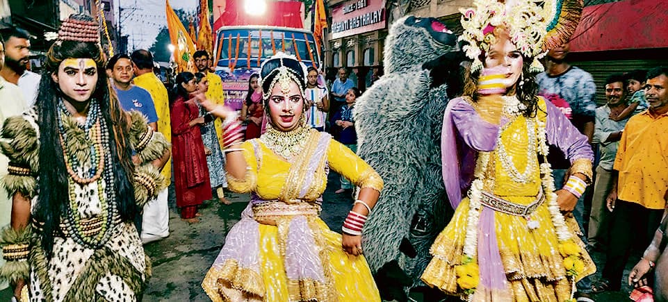 Seraikela Kharsawan News : निशान यात्रा संग तीन दिवसीय श्री श्याम जन्मोत्सव का शुभारंभ