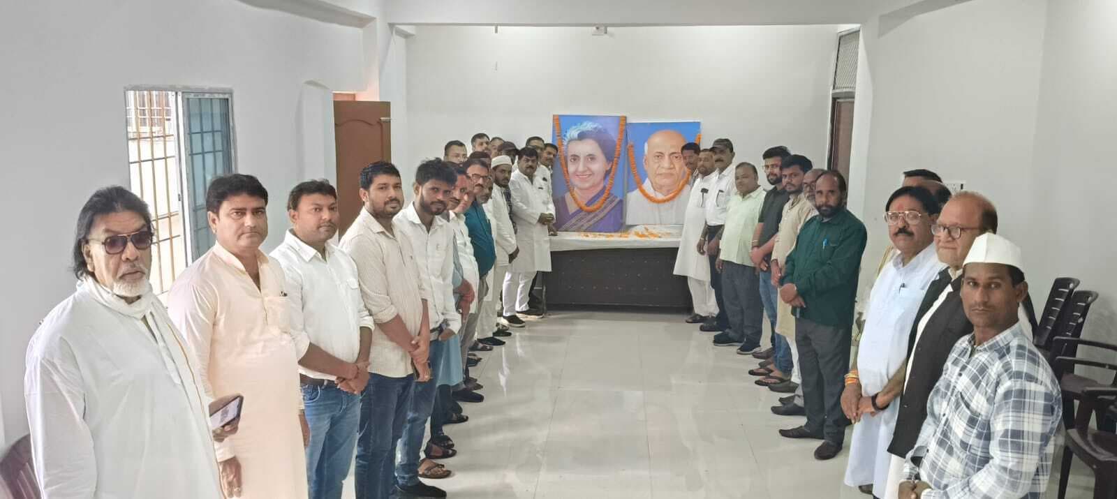 Giridih News :कांग्रेसियों ने कार्यक्रम कर विभूतियों को याद किया