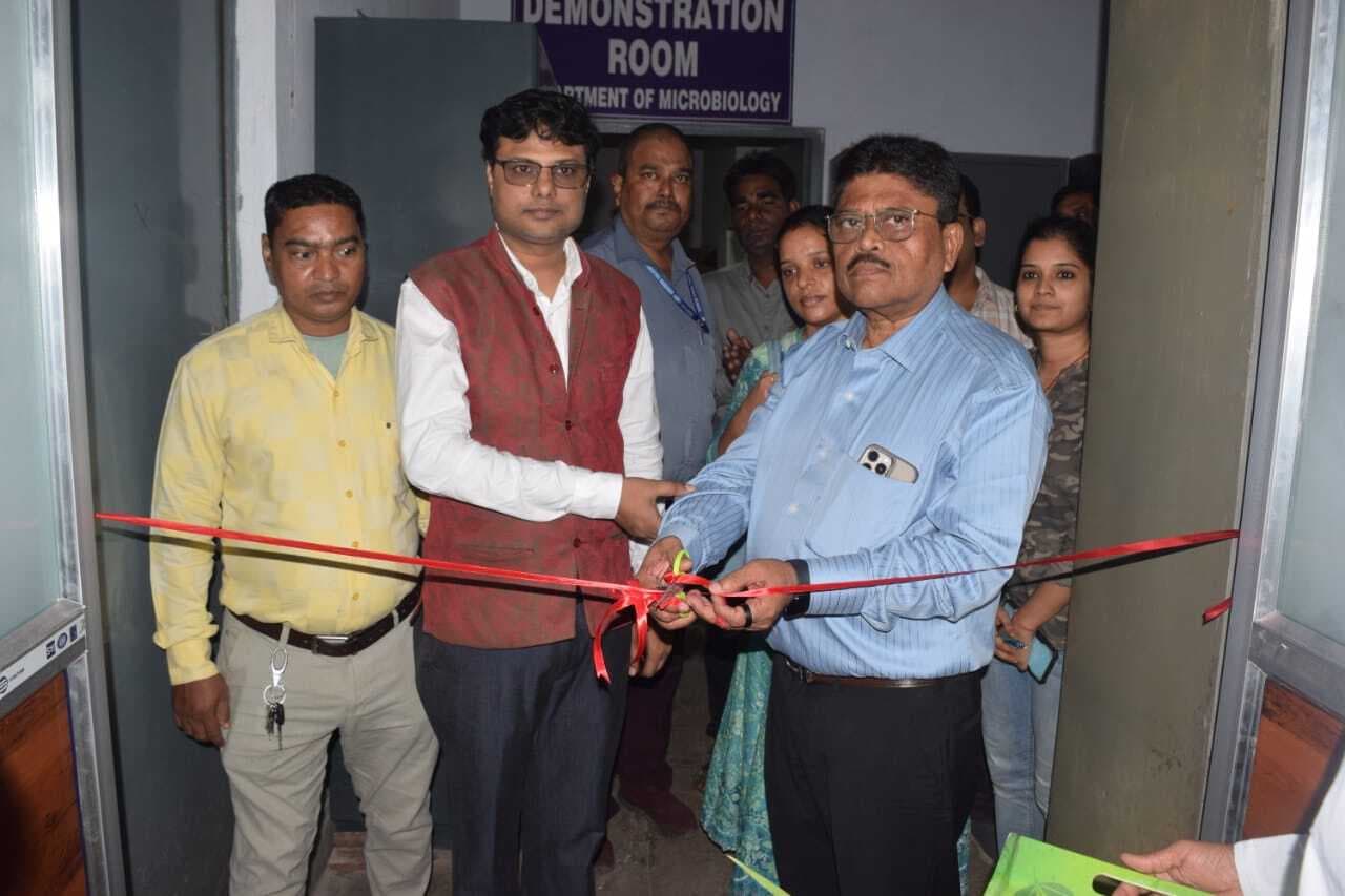 Dhanbad News : एसएनएमएमसीएच में शुरू हुई मॉलिक्यूलर वायरोलॉजी लैब