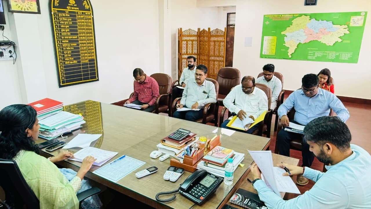 पीएम-आयुष्मान भारत के तहत स्वास्थ्य उपकेंद्र निर्माण का उपायुक्त ने की समीक्षा