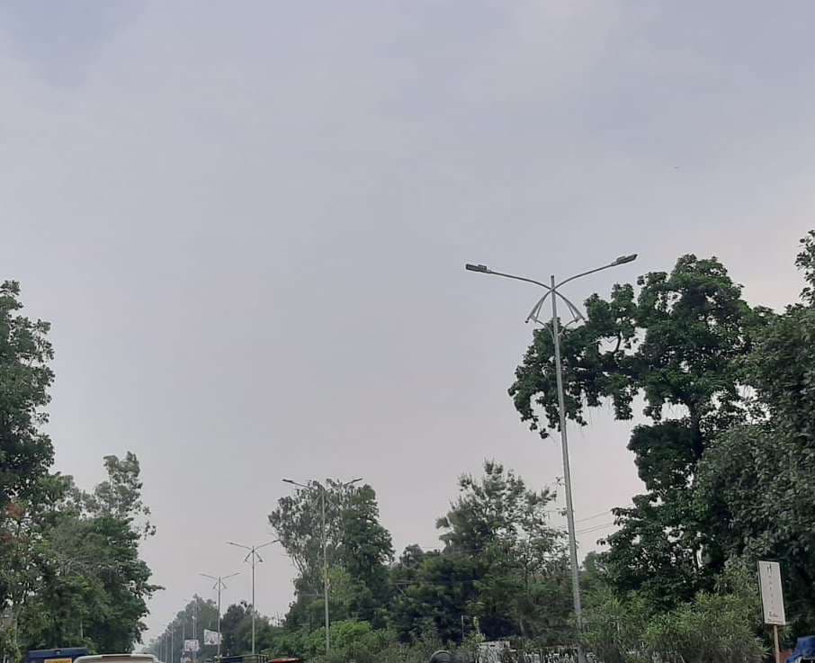 साइक्लोनिक ‘मोंथा’ से ठंड में इजाफा, कल से मौसम में सुधार के आसार