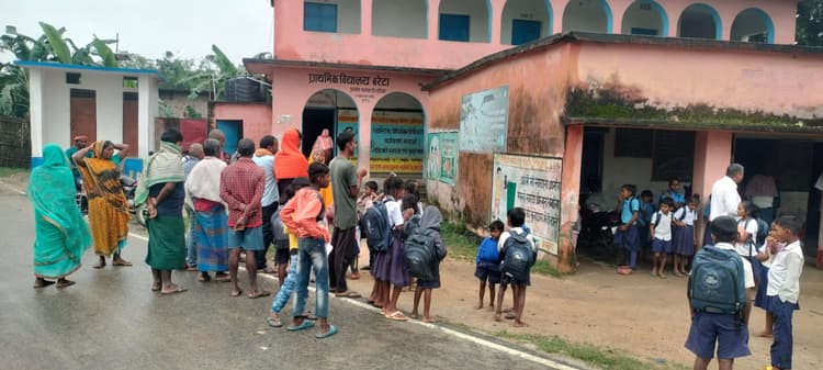 सिरफिरे युवक ने शिक्षक से की मारपीट