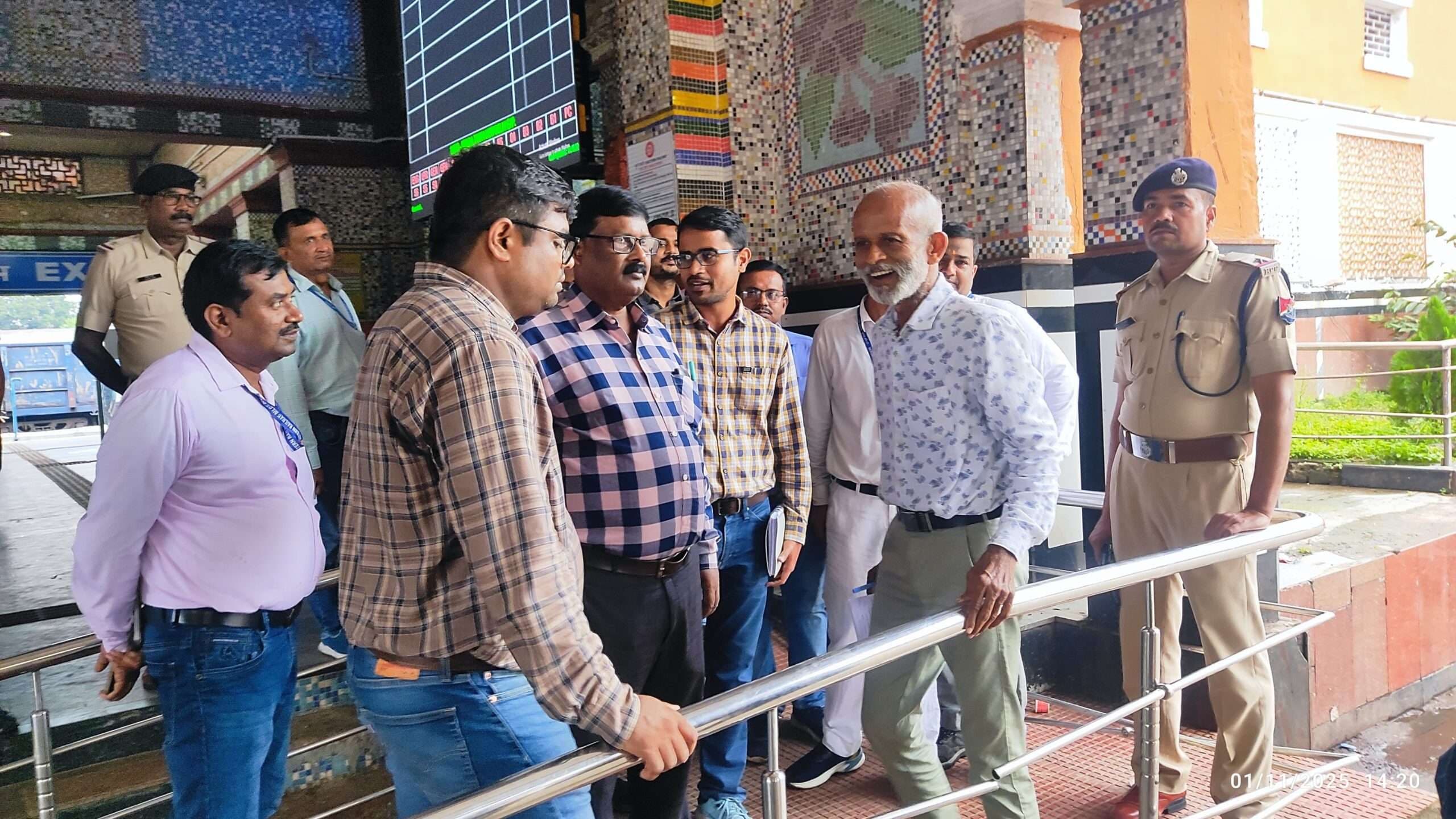 एडीआरएम ने ट्रेन व वैन में विभिन्न उपकरणों का करवाया प्रैक्टिकल